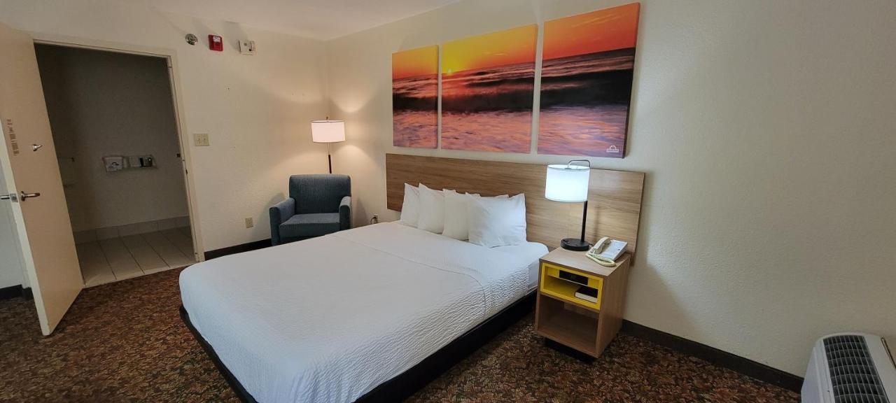 Hotel Carolina A Days Inn By Wyndham Hilton Head Island Dış mekan fotoğraf