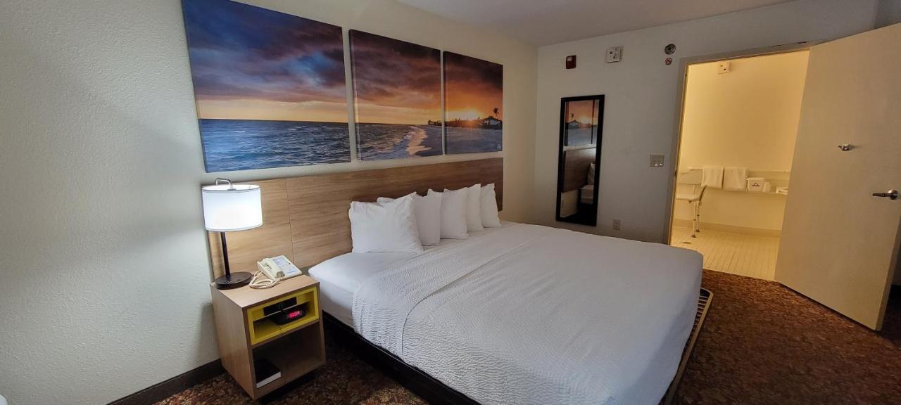 Hotel Carolina A Days Inn By Wyndham Hilton Head Island Dış mekan fotoğraf