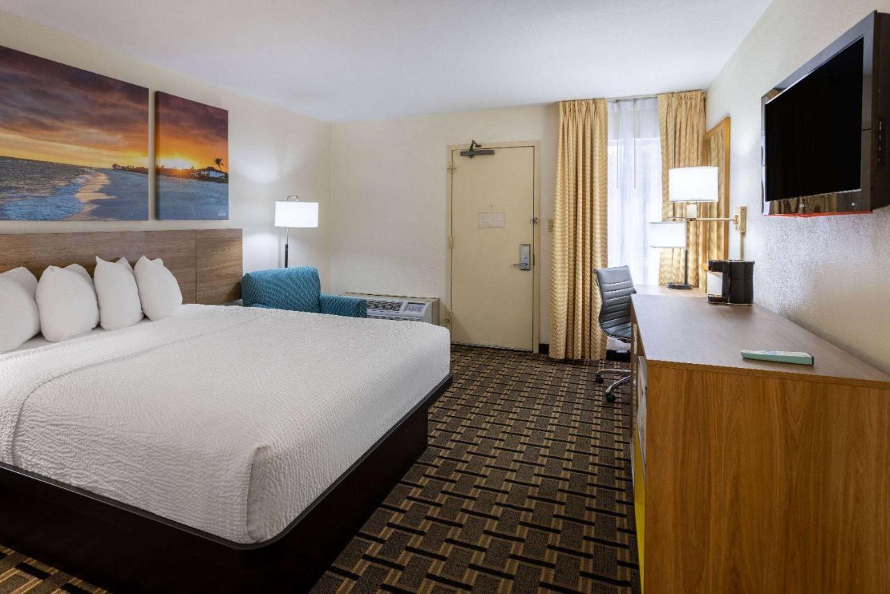 Hotel Carolina A Days Inn By Wyndham Hilton Head Island Dış mekan fotoğraf