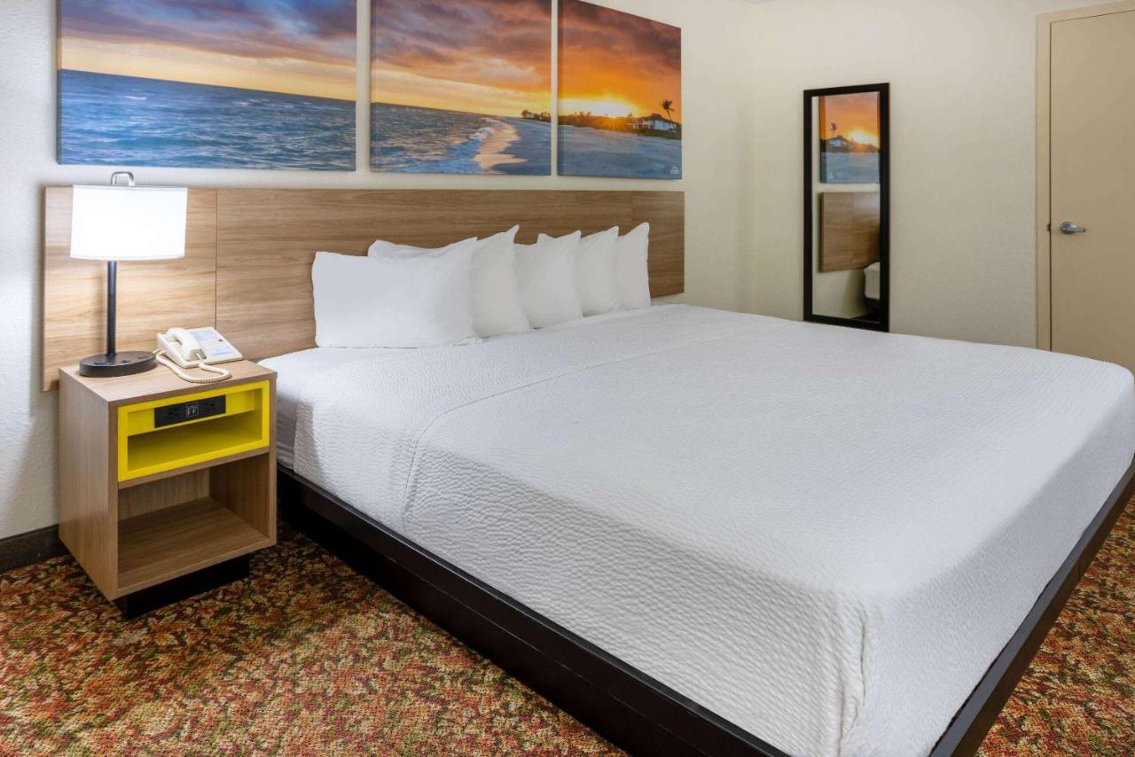 Hotel Carolina A Days Inn By Wyndham Hilton Head Island Dış mekan fotoğraf