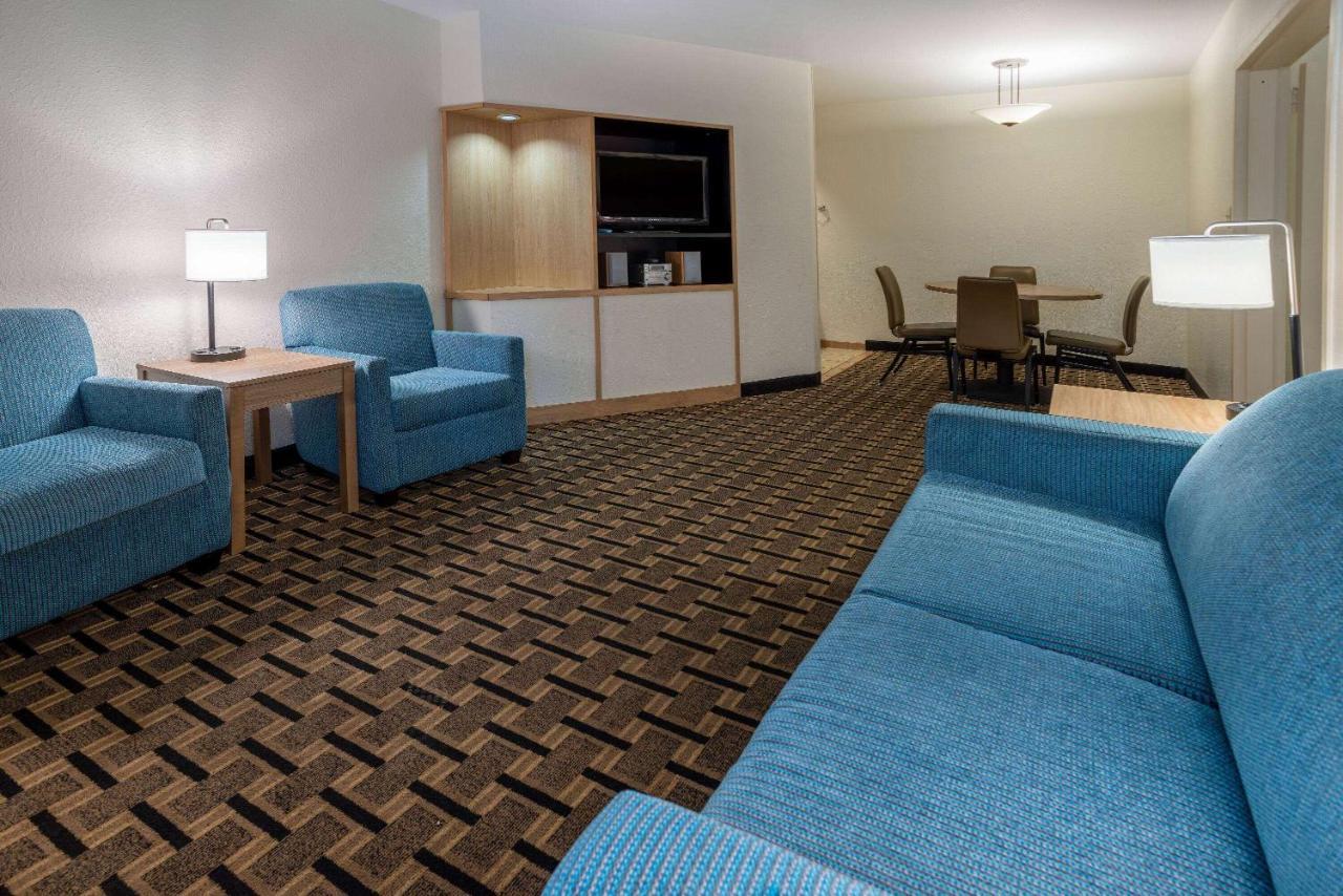 Hotel Carolina A Days Inn By Wyndham Hilton Head Island Dış mekan fotoğraf